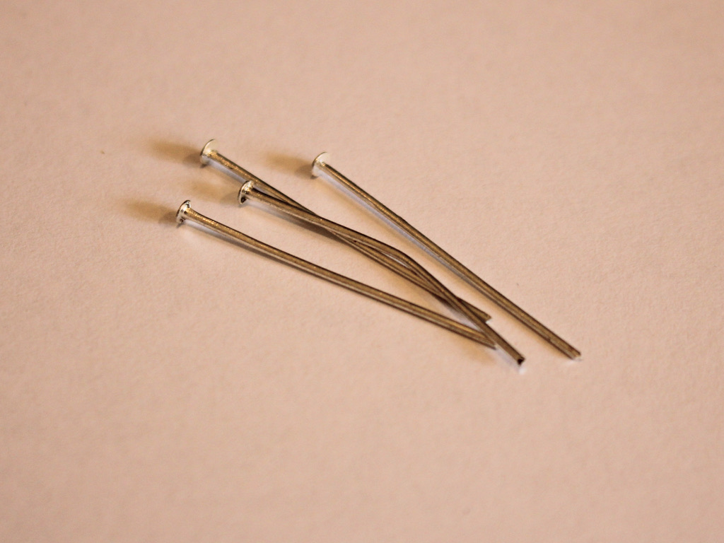 four head pins