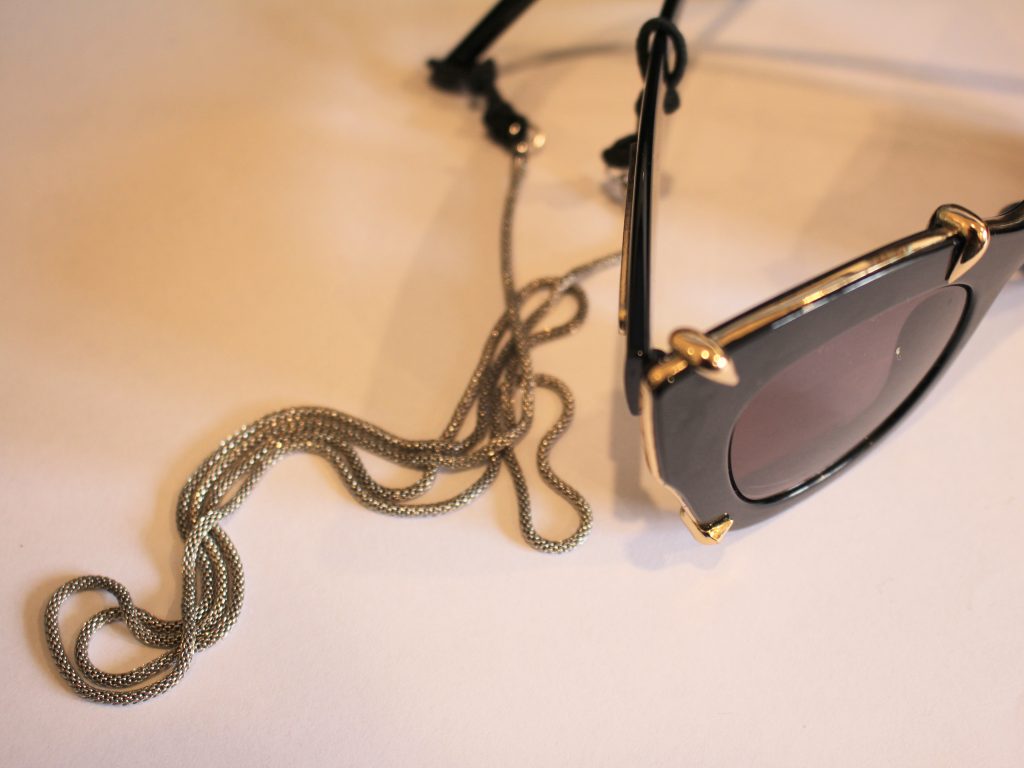 finished chain on sunglasses